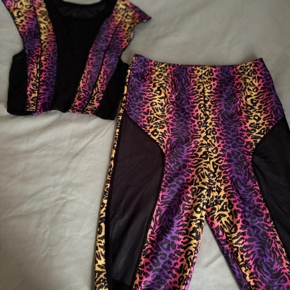 Set - Picture 3 of 3